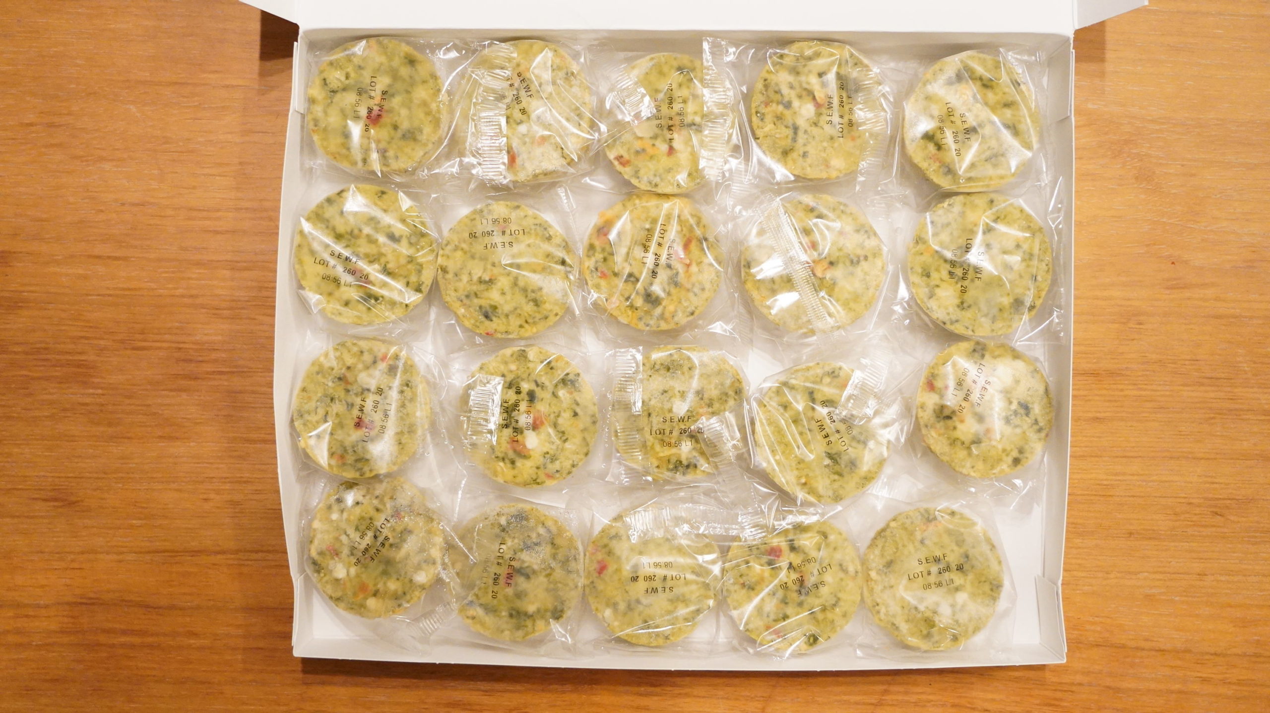 コストコの冷凍食品「ほうれん草のフリッタータ」が20個入っている写真