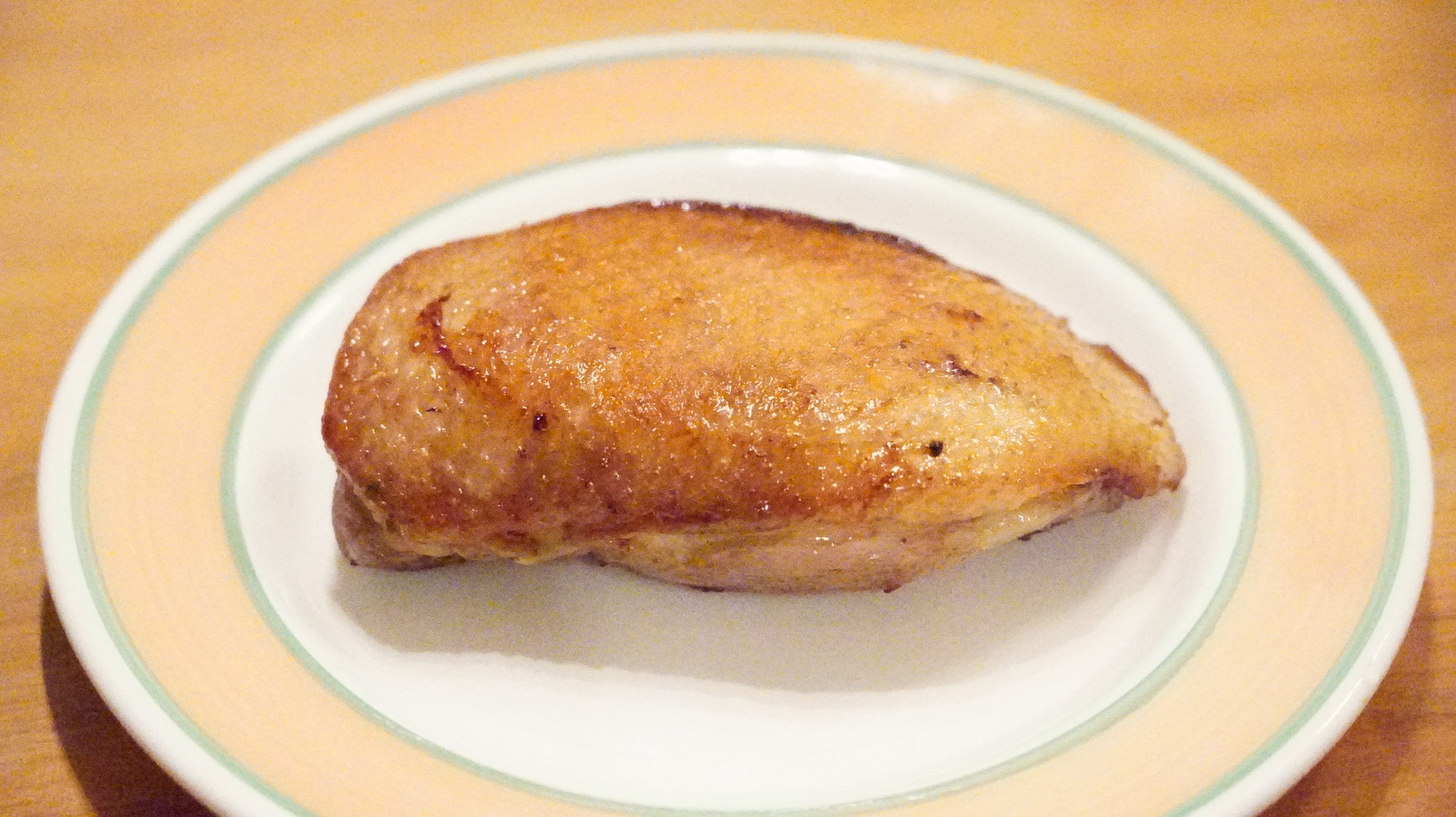 ピカールの冷凍食品「フランス南西部産マグレドカナール」の焼き上がり直後の写真