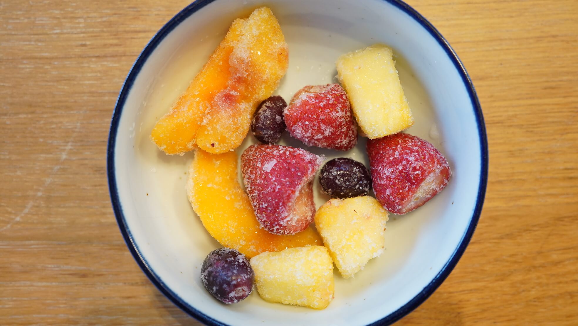コストコの冷凍食品「サンライズグロワーズ・フルーツミックス」の解凍前の写真